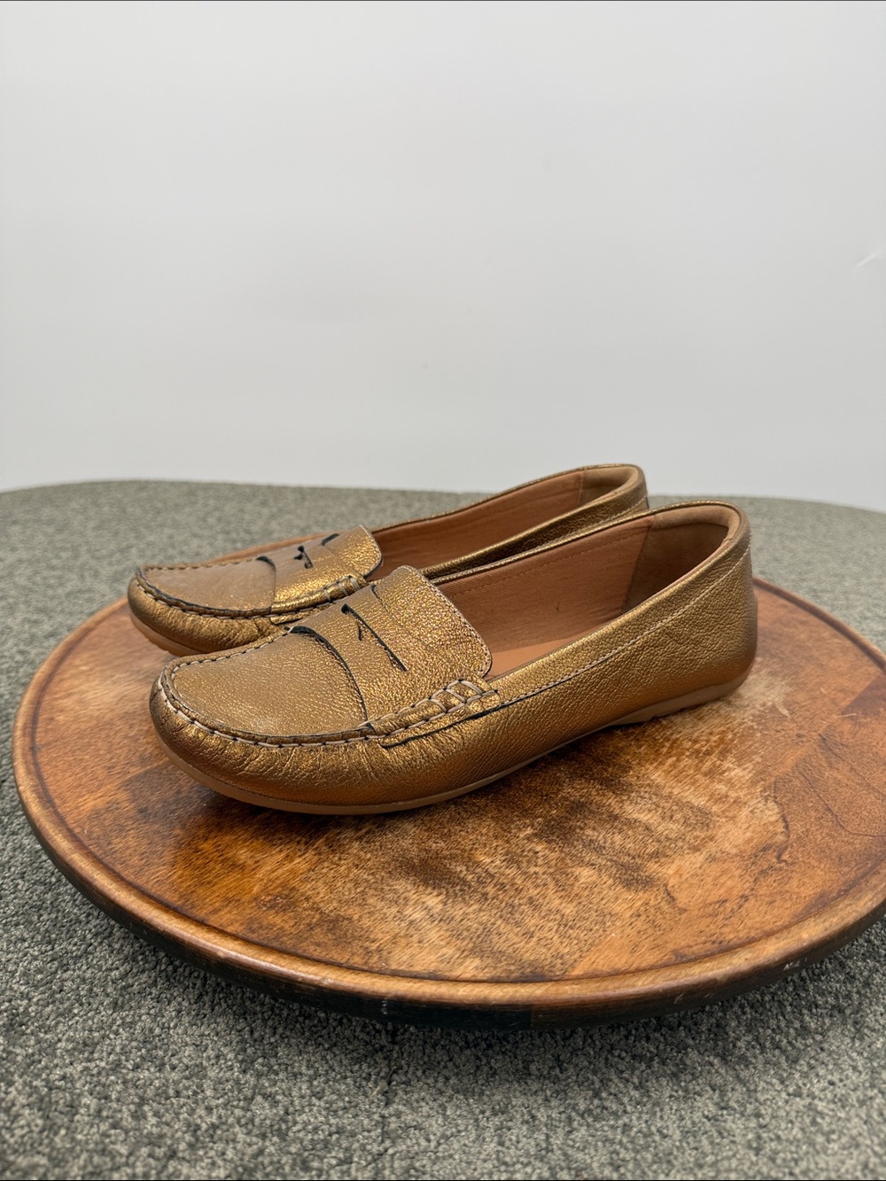 Clarks Shoes Wm 9 M Metallic Gold Leather Slip On Driving Loafers Comfort